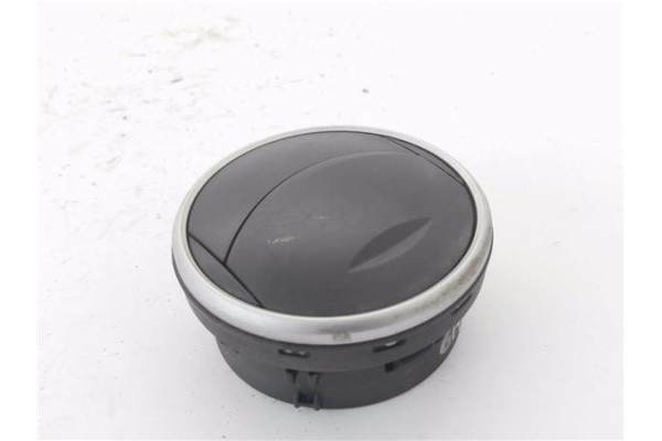 Recambio de rejilla entrada de aire para seat ibiza berlina (6j5) 1.4 referencia OEM IAM 6J0819110  