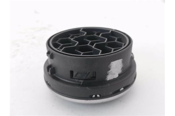 Recambio de rejilla entrada de aire para seat ibiza berlina (6j5) 1.4 referencia OEM IAM 6J0819110  