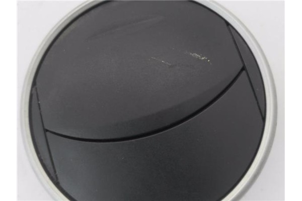 Recambio de rejilla entrada de aire para seat ibiza berlina (6j5) 1.4 referencia OEM IAM 6J0819110  