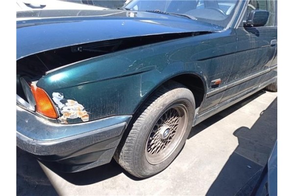 Recambio de aleta delantero izquierda para bmw serie 5 berlina (e34) 2.5 525tds referencia OEM IAM 41351946925  