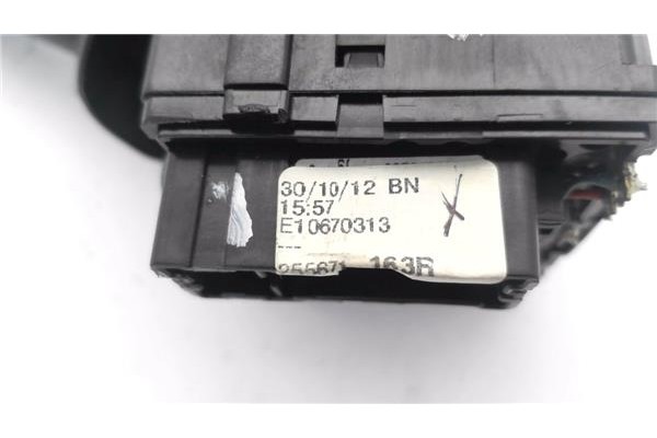 Recambio de mando limpiaparabrisas para renault clio iv 1.2 expression referencia OEM IAM E10670313  