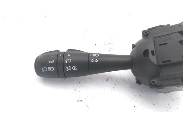 Recambio de mando intermitencia para renault clio iv 1.2 expression referencia OEM IAM E10657780  