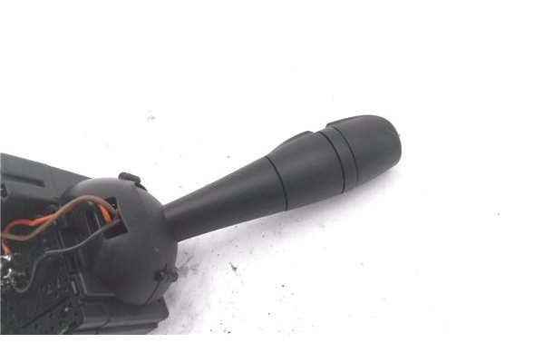 Recambio de mando intermitencia para renault clio iv 1.2 expression referencia OEM IAM E10657780  