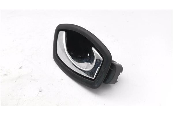 Recambio de manilla int. puerta delantero derecha para renault clio iv 1.2 expression referencia OEM IAM 826720001R  