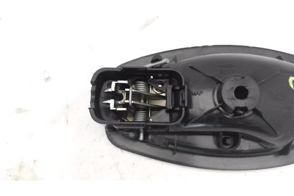Recambio de manilla int. puerta delantero derecha para renault clio iv 1.2 expression referencia OEM IAM 826720001R  