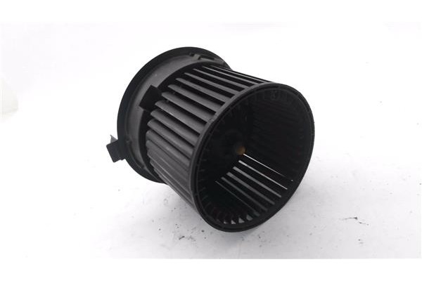 Recambio de motor calefaccion para renault clio iv 1.2 expression referencia OEM IAM T1029527S 12186 
