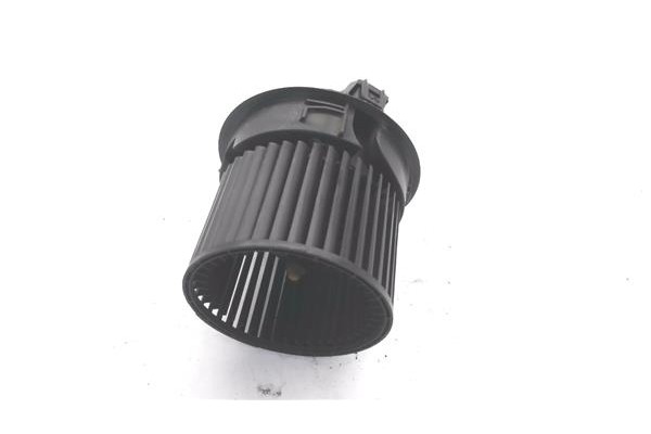 Recambio de motor calefaccion para renault clio iv 1.2 expression referencia OEM IAM T1029527S 12186 