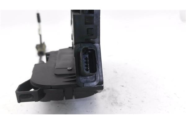 Recambio de cierre electromagnetico delantero derecho para renault clio iv 1.2 expression referencia OEM IAM 805004945R 40627203