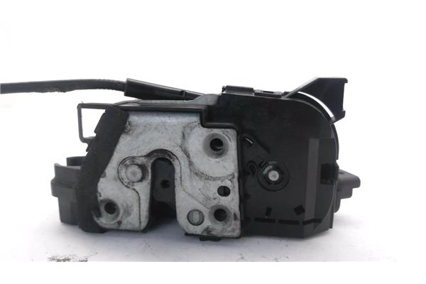 Recambio de cierre electromagnetico delantero derecho para renault clio iv 1.2 expression referencia OEM IAM 805004945R 40627203
