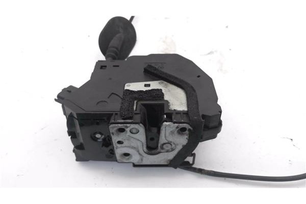 Recambio de cierre electromagnetico delantero derecho para renault clio iv 1.2 expression referencia OEM IAM 805004945R 40627203