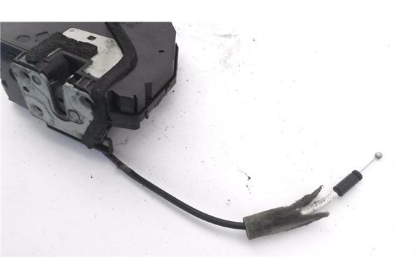 Recambio de cierre electromagnetico delantero derecho para renault clio iv 1.2 expression referencia OEM IAM 805004945R 40627203