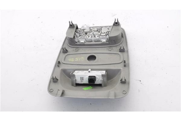 Recambio de luz delantero central techo para renault clio iv 1.2 expression referencia OEM IAM 739486822R  