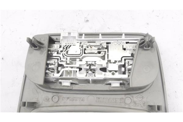Recambio de luz delantero central techo para renault clio iv 1.2 expression referencia OEM IAM 739486822R  