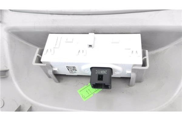 Recambio de luz delantero central techo para renault clio iv 1.2 expression referencia OEM IAM 739486822R  