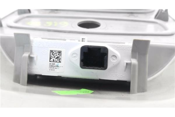 Recambio de luz delantero central techo para renault clio iv 1.2 expression referencia OEM IAM 739486822R  