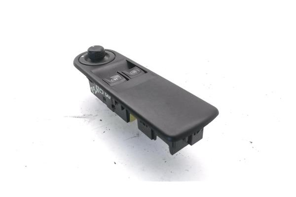 Recambio de mando elevalunas delantero izquierdo para renault clio iv 1.2 expression referencia OEM IAM 809611667R 1135204X 