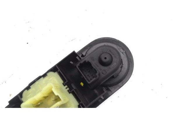 Recambio de mando elevalunas delantero izquierdo para renault clio iv 1.2 expression referencia OEM IAM 809611667R 1135204X 