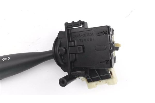 Recambio de mando intermitencia para toyota rav4 (a2) 1.8 luna referencia OEM IAM 1736481 6822N32 