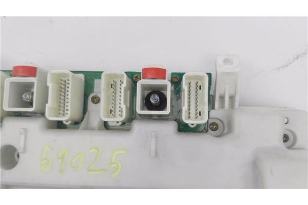 Recambio de cuadro completo para toyota rav4 (a2) 1.8 luna referencia OEM IAM 8380042861 1575201140 