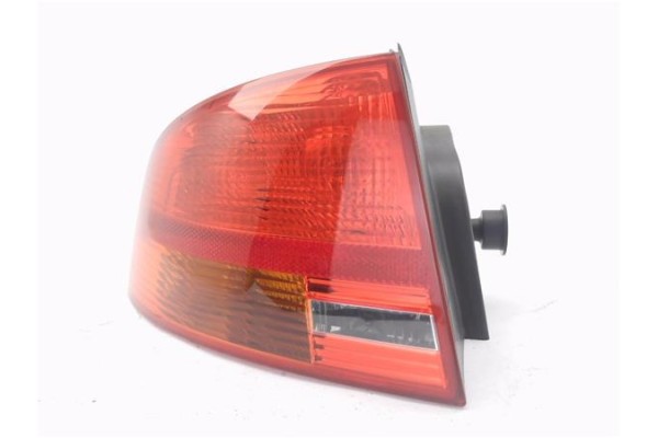 Recambio de piloto trasero izquierdo para audi a4 berlina (8e) 2.0 tdi (dpf) (125kw) referencia OEM IAM 8E5945095  