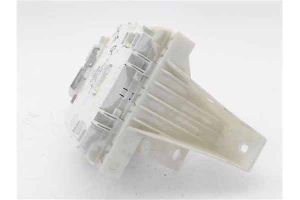 Recambio de caja fusibles/rele para suzuki sx4 (gy) 1.6 vvt referencia OEM IAM 3677055L32  