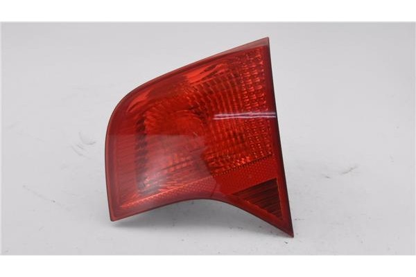 Recambio de piloto interior derecho para audi a4 berlina (8e) 2.0 tdi (dpf) (125kw) referencia OEM IAM 8E5945094  