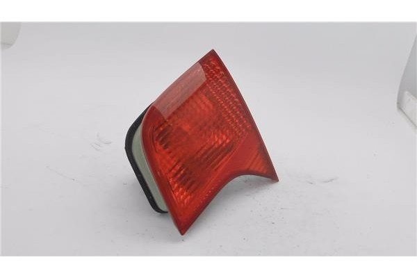 Recambio de piloto interior derecho para audi a4 berlina (8e) 2.0 tdi (dpf) (125kw) referencia OEM IAM 8E5945094  