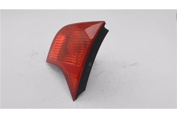 Recambio de piloto interior derecho para audi a4 berlina (8e) 2.0 tdi (dpf) (125kw) referencia OEM IAM 8E5945094  