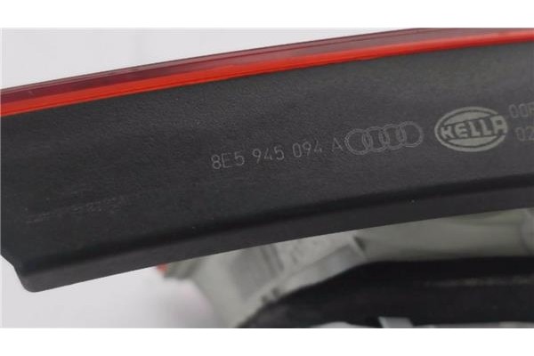 Recambio de piloto interior derecho para audi a4 berlina (8e) 2.0 tdi (dpf) (125kw) referencia OEM IAM 8E5945094  