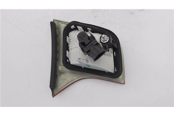 Recambio de piloto interior derecho para audi a4 berlina (8e) 2.0 tdi (dpf) (125kw) referencia OEM IAM 8E5945094  