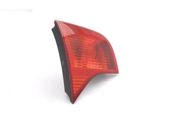 Recambio de piloto interior izquierdo para audi a4 berlina (8e) 2.0 tdi (dpf) (125kw) referencia OEM IAM 8E5945093A  