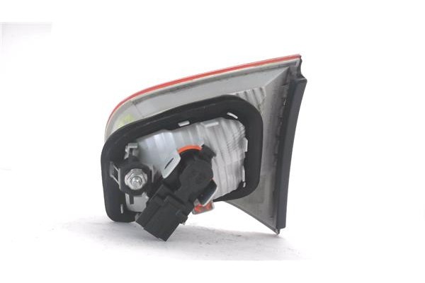 Recambio de piloto interior izquierdo para audi a4 berlina (8e) 2.0 tdi (dpf) (125kw) referencia OEM IAM 8E5945093A  