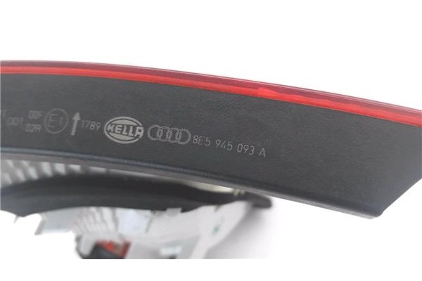 Recambio de piloto interior izquierdo para audi a4 berlina (8e) 2.0 tdi (dpf) (125kw) referencia OEM IAM 8E5945093A  