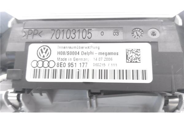 Recambio de luz delantero central techo para audi a4 berlina (8e) 2.0 tdi (dpf) (125kw) referencia OEM IAM 8E0947135E 8E0951177 