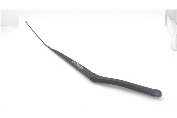 Recambio de brazo limpiaparabrisas delantero derecho para renault clio iv 1.2 expression referencia OEM IAM 288861373  