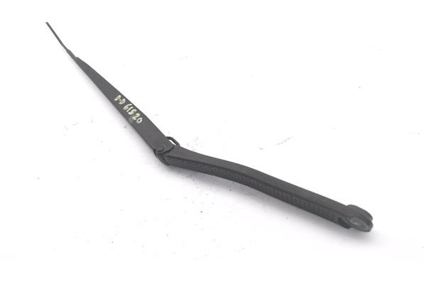 Recambio de brazo limpiaparabrisas delantero derecho para renault clio iv 1.2 expression referencia OEM IAM 288861373  