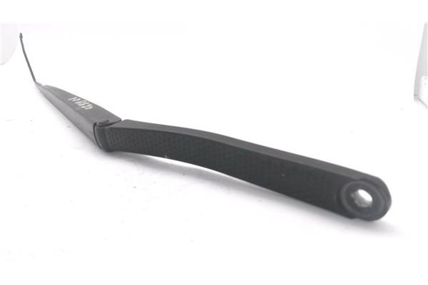 Recambio de brazo limpiaparabrisas delantero derecho para renault clio iv 1.2 expression referencia OEM IAM 288861373  