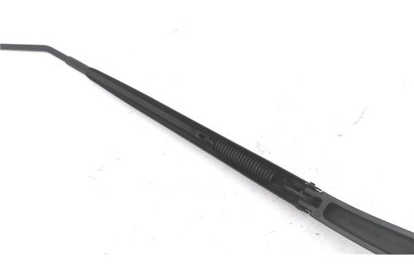 Recambio de brazo limpiaparabrisas delantero derecho para renault clio iv 1.2 expression referencia OEM IAM 288861373  