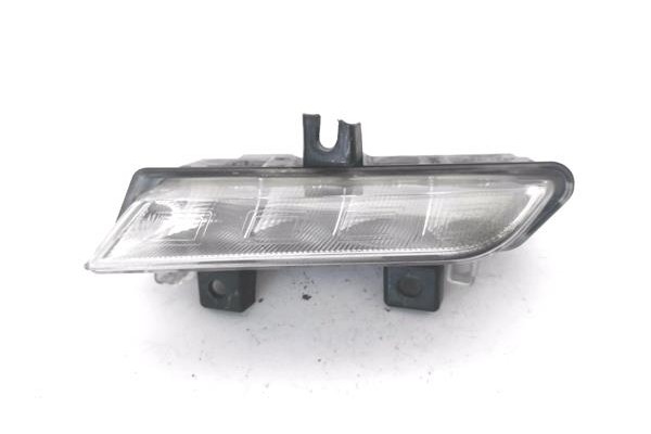 Recambio de piloto delantero luz diurna para renault clio iv 1.2 expression referencia OEM IAM 89208551  