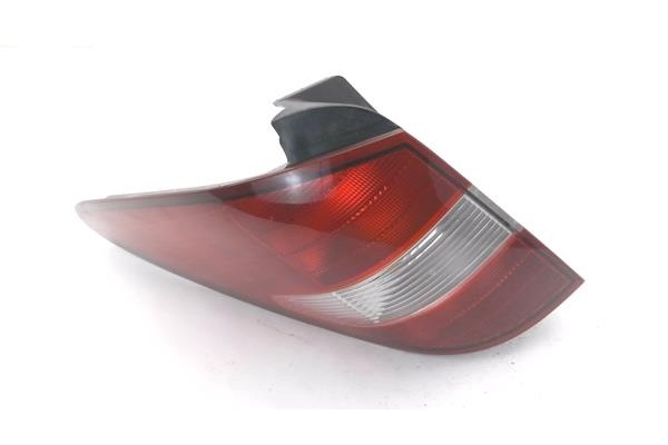 Recambio de piloto trasero izquierdo para ssangyong rodius 2.7 270 xdi referencia OEM IAM 8360121  