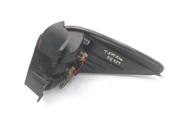 Recambio de piloto trasero izquierdo para ssangyong rodius 2.7 270 xdi referencia OEM IAM 8360121  
