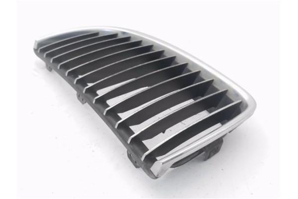 Recambio de rejilla capo para bmw serie 3 berlina (e90) 3.0 330d referencia OEM IAM 22405910 7120009 