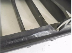 Recambio de rejilla capo para bmw serie 3 berlina (e90) 3.0 330d referencia OEM IAM 22405910 7120009 