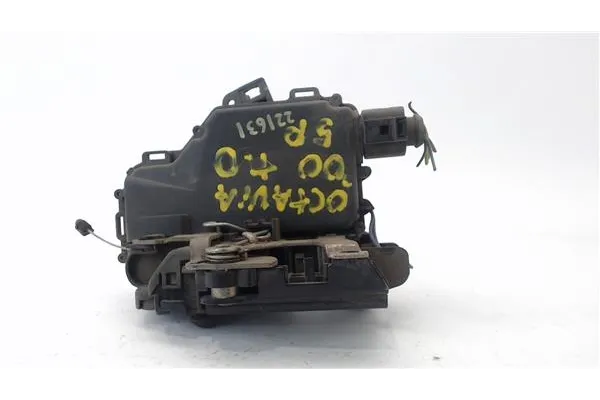 Recambio de cierre electromagnetico trasero derecho para skoda octavia berlina (1u2) 1.9 tdi glx referencia OEM IAM 3B4839016 3B
