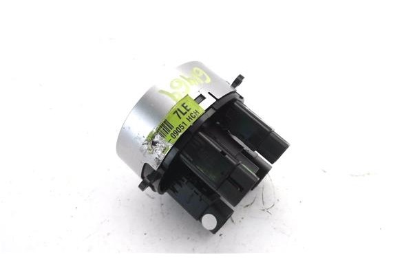 Recambio de interruptor luces emergencia para ssangyong kyron 2.0 200 xdi referencia OEM IAM 201003404  