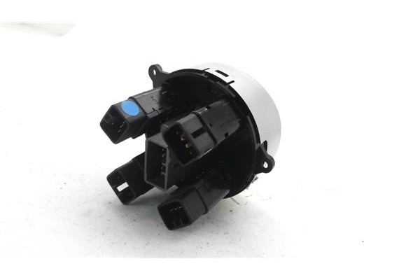 Recambio de interruptor luces emergencia para ssangyong kyron 2.0 200 xdi referencia OEM IAM 201003404  