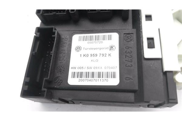 Recambio de motor elevalunas delantero derecho para volkswagen golf v (1k1) 2.0 gti referencia OEM IAM 1K3837402T 1K0959792K 