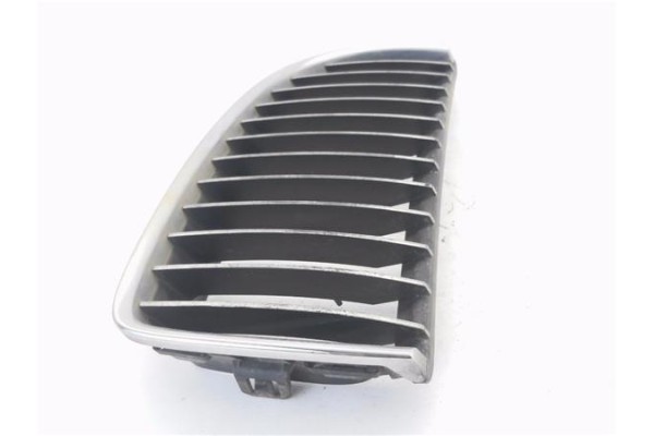 Recambio de rejilla capo para bmw serie 3 berlina (e90) 3.0 330d referencia OEM IAM 22405910 7120010 