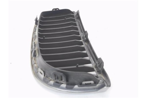 Recambio de rejilla capo para bmw serie 3 berlina (e90) 3.0 330d referencia OEM IAM 22405910 7120010 
