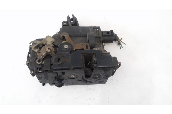 Recambio de cierre electromagnetico trasero izquierdo para skoda octavia berlina (1u2) 1.9 tdi glx referencia OEM IAM 3B4839015A